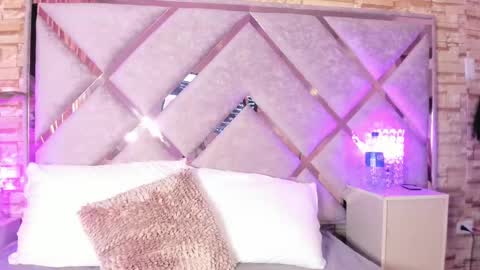 Lanna  online show from September 25, 10:44 am