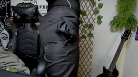 Layne online show from January 27, 10:38 pm