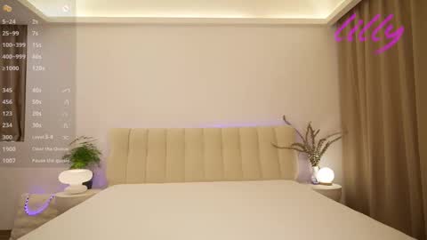 _lillilly_ online show from September 15, 4:47 am