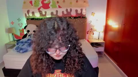 Liily online show from December 4, 9:25 pm