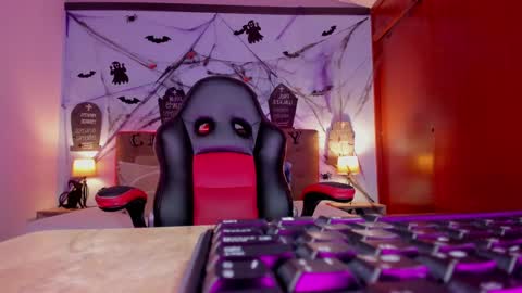 Liily online show from October 28, 7:37 pm