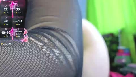 Lindasy online show from October 7, 3:52 pm