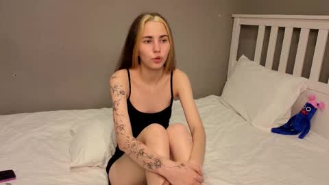 Emma online show from October 31, 3:01 pm