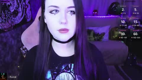 Mia online show from February 5, 6:11 pm