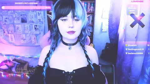 Mia online show from April 19, 6:14 am