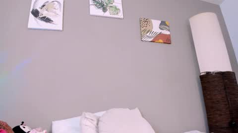 _melodyblossom_ online show from September 18, 12:47 am