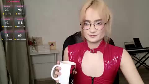 _meow_neko_ online show from July 3, 12:32 pm