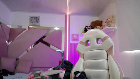  Mia  online show from March 24, 1:28 pm