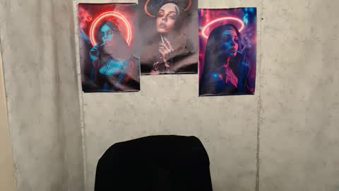 Mia online show from September 12, 3:58 pm