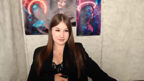 Mia online show from September 10, 3:24 pm