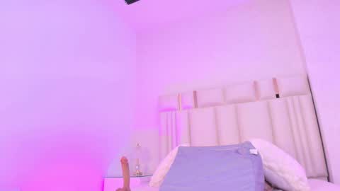 Mia  online show from February 21, 11:57 am