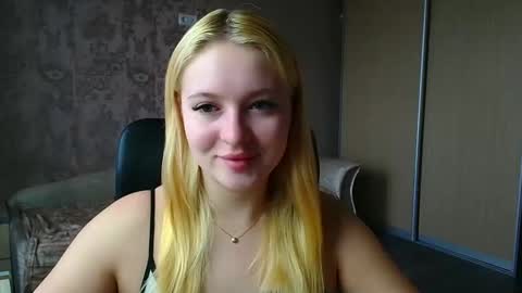 Melanie online show from April 2, 10:00 am