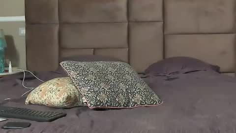 AstrideVonTeese online show from February 4, 9:10 pm