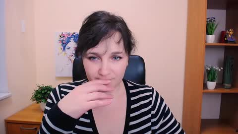 Snapshot of _miranda_sun chatting on January 27, 1:19 pm Miranda online show from January 27, 1:19 pm