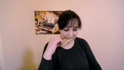 Snapshot of _miranda_sun chatting on March 3, 12:06 pm Miranda online show from March 3, 12:06 pm