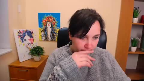 Snapshot of _miranda_sun chatting on February 12, 12:01 pm Miranda online show from February 12, 12:01 pm