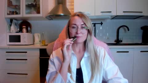 Snapshot of _miss_eva_ chatting on October 23, 5:47 pm Eva online show from October 23, 5:47 pm