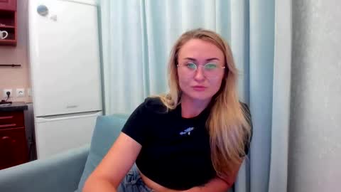 Snapshot of _miss_eva_ chatting on September 8, 8:08 pm Eva online show from September 8, 8:08 pm