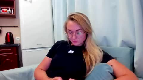 Snapshot of _miss_eva_ chatting on September 9, 8:20 pm Eva online show from September 9, 8:20 pm