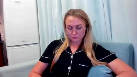 Snapshot of _miss_eva_ chatting on September 20, 8:23 pm Eva online show from September 20, 8:23 pm