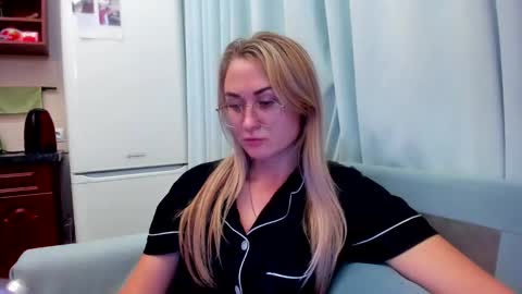 Snapshot of _miss_eva_ chatting on October 16, 7:56 pm Eva online show from October 16, 7:56 pm