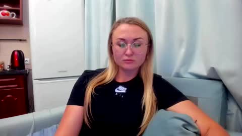 Snapshot of _miss_eva_ chatting on September 13, 8:22 pm Eva online show from September 13, 8:22 pm