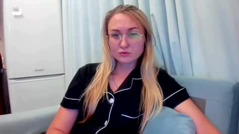 Snapshot of _miss_eva_ chatting on September 25, 7:21 pm Eva online show from September 25, 7:21 pm