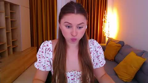 Mia online show from June 13, 9:20 am