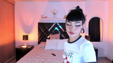 mizuki  online show from March 5, 3:54 pm