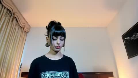 mizuki  online show from February 12, 6:09 pm