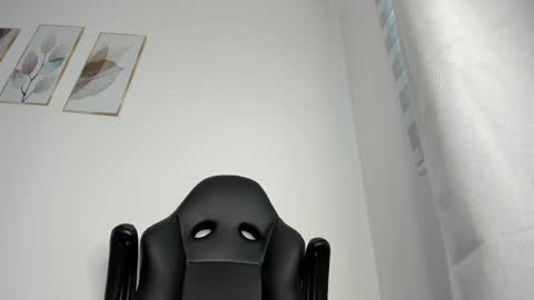_molly_rosse_ online show from May 26, 12:00 pm