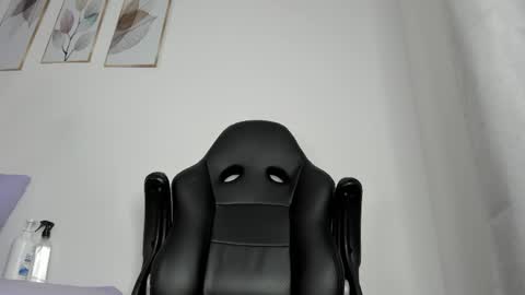 _molly_rosse_ online show from June 9, 12:27 pm