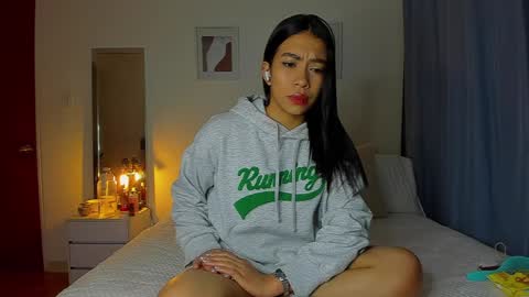 independent model natha online show from December 11, 6:47 am