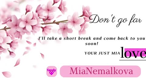 Snapshot of _nemalkovamia chatting on December 26, 6:52 am Mia with a big heart  online show from December 26, 6:52 am