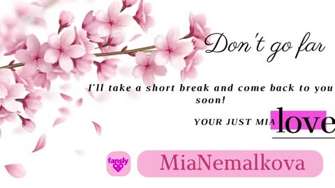 Snapshot of _nemalkovamia chatting on December 27, 5:20 am Mia with a big heart  online show from December 27, 5:20 am