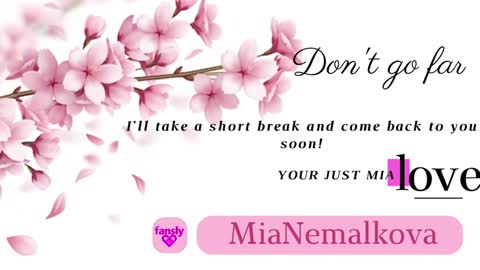 Snapshot of _nemalkovamia chatting on January 30, 5:09 am Mia with a big heart  online show from January 30, 5:09 am