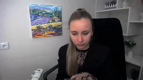 Nica online show from May 3, 10:10 am