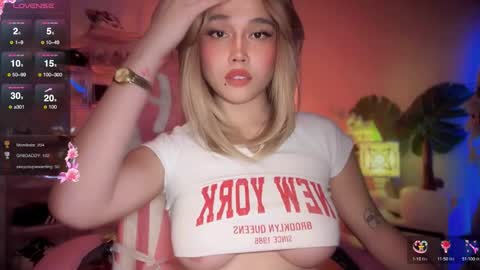 Snapshot of _nippleticklexxx chatting on September 25, 7:21 pm Lily online show from September 25, 7:21 pm