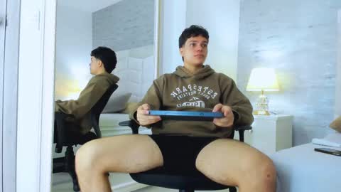 Noah Heyden online show from January 21, 2:15 pm