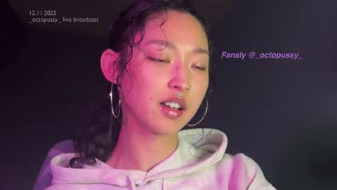 Mikayla online show from November 12, 8:00 pm