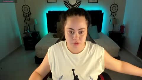 Olivia jones online show from June 12, 12:15 pm