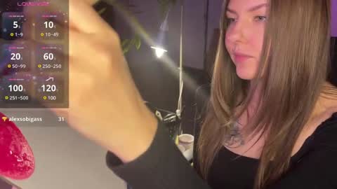  HADLY today day-off see u online 0112  online show from March 5, 5:08 pm