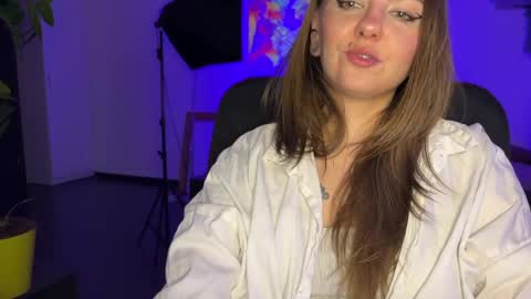  HADLY today day-off see u online 0112  online show from January 28, 5:56 pm