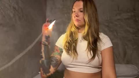  HADLY today day-off see u online 0112  online show from November 9, 1:47 pm