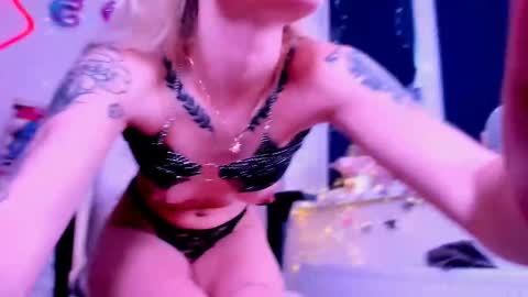 Snapshot of _ravena chatting on February 3, 2:02 pm _ravena online show from February 3, 2:02 pm