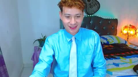 santi online show from March 31, 12:00 am