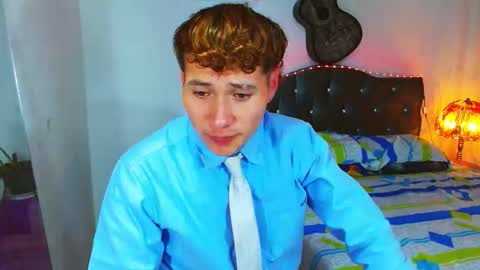 santi online show from March 27, 8:26 am