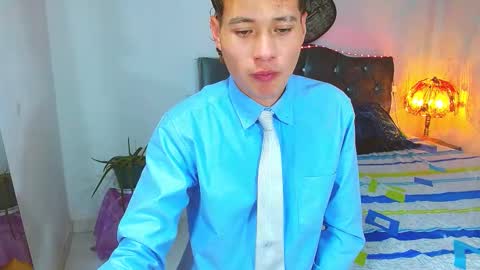 santi online show from March 25, 8:32 am