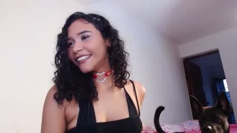 _sarahtomatto_ online show from February 25, 11:15 pm