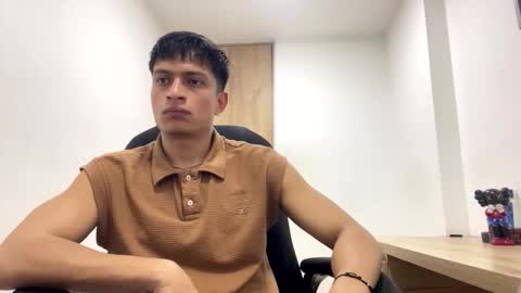 Juan Pablo-independent model online show from February 28, 2:04 am